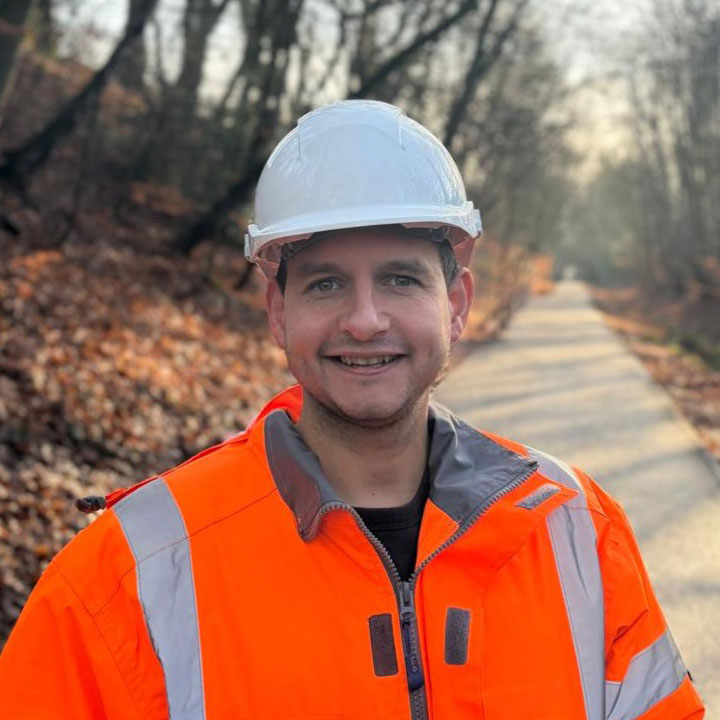 Headshot of Ian Scotland